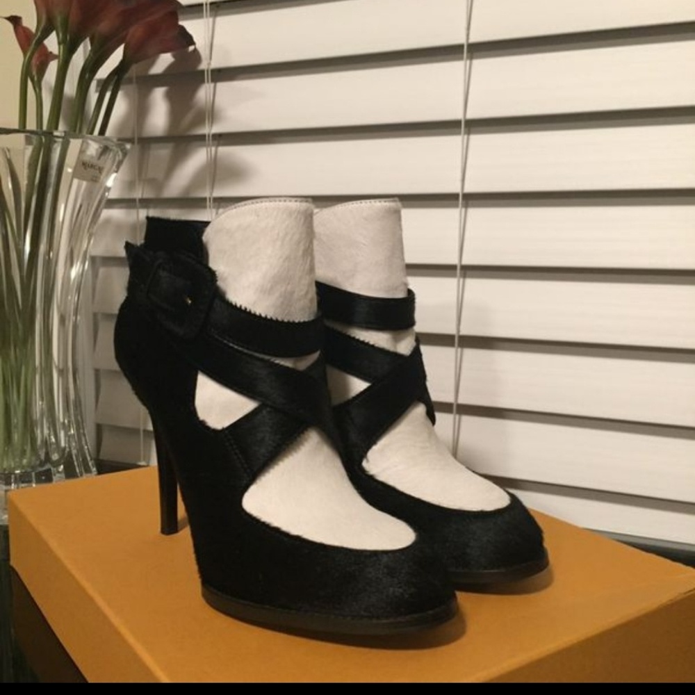 TOD'S BRAND NEW Hair Boots
